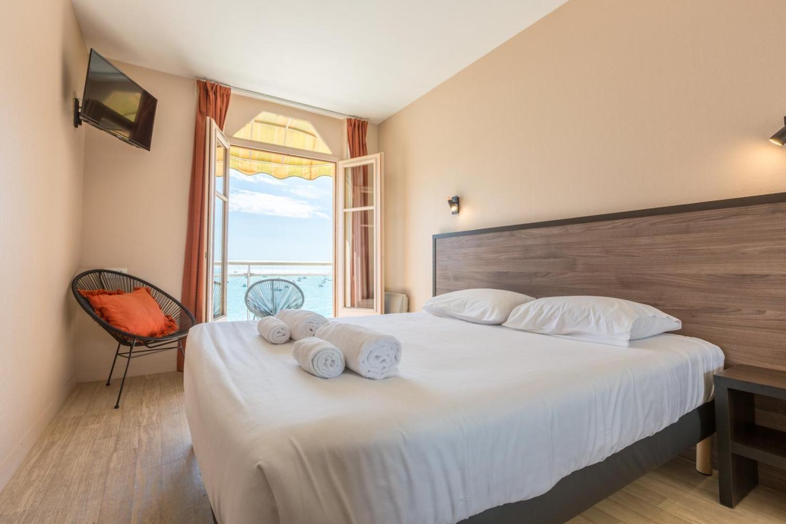Les Pieds Dans L'Eau - Bel Appartement - Vue Mer Cancale Exterior foto