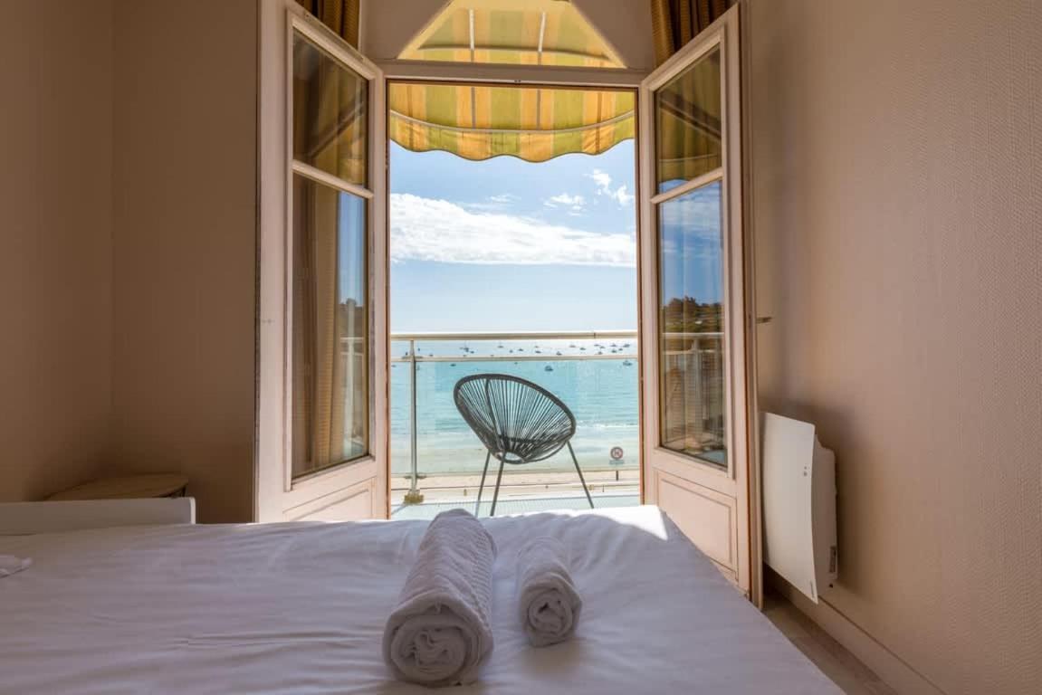 Les Pieds Dans L'Eau - Bel Appartement - Vue Mer Cancale Exterior foto
