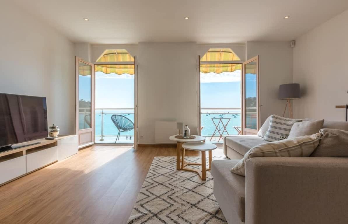 Les Pieds Dans L'Eau - Bel Appartement - Vue Mer Cancale Exterior foto
